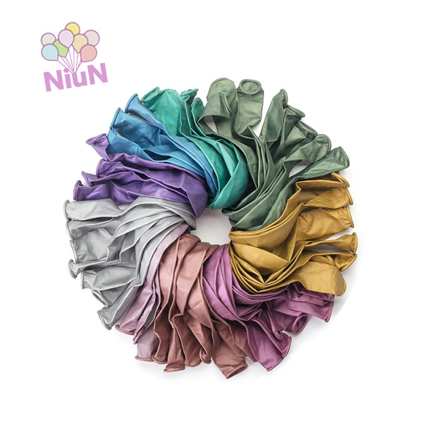 Kovinski balon iz lateksa